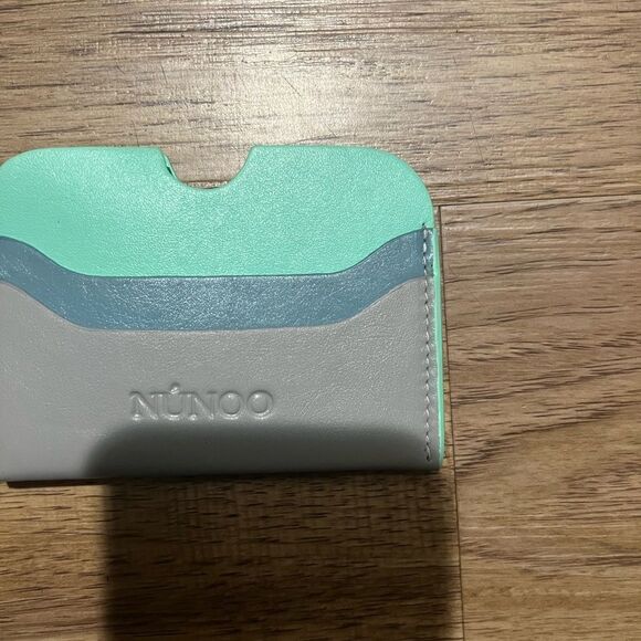 Carla 3 pocket smooth green wallet - Picture 3 of 3